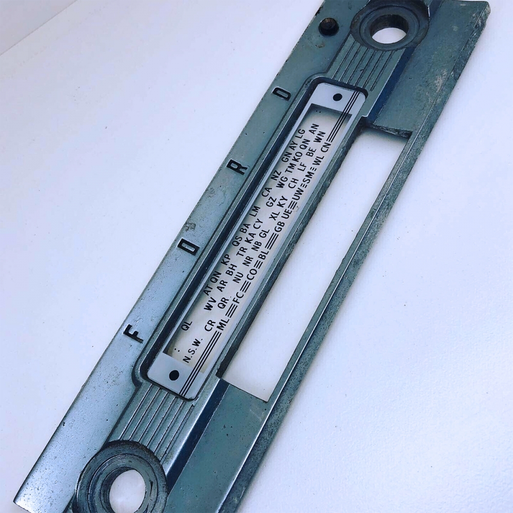 CAR RADIO AM STATION LENS HOLDEN 48215 / FX / FJ